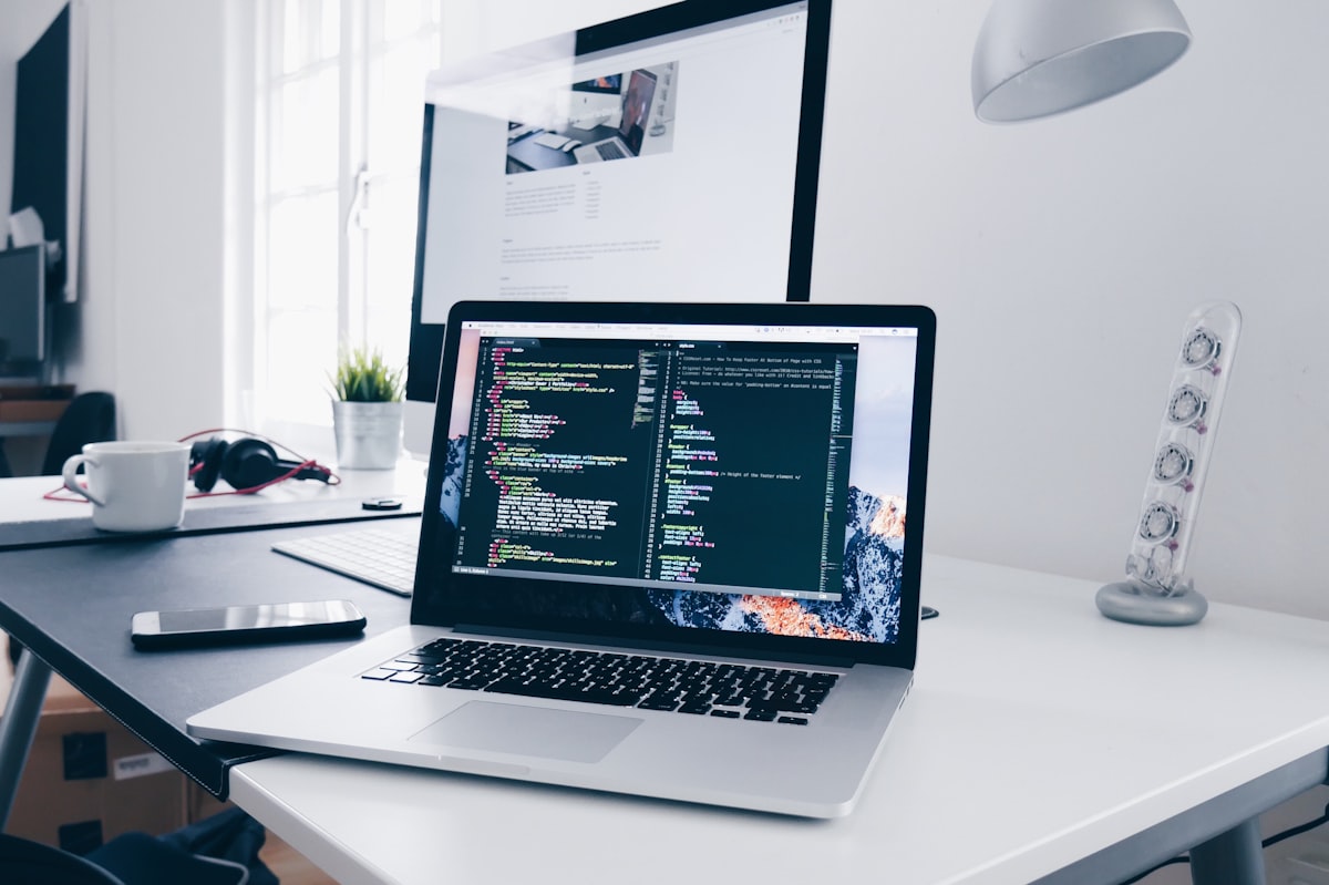 Thiết kế Website tại Phú Thọ: Top 5 lý do doanh nghiệp Đất Tổ cần website chuyên nghiệp ngay hôm nay